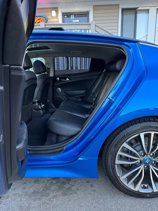 2018 Kia Stinger - Image 10 of 20