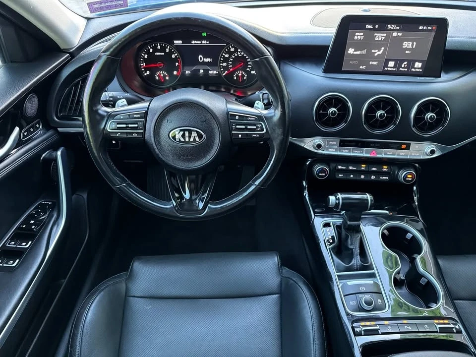 2018 Kia Stinger - Image 11 of 20
