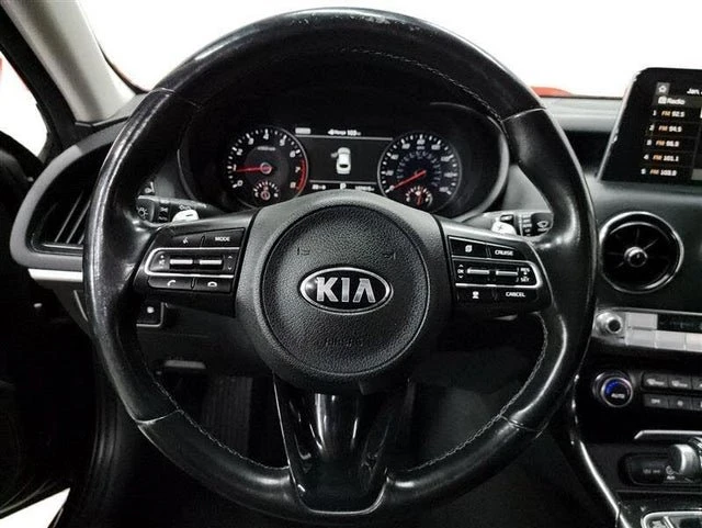 2018 Kia Stinger - Image 16 of 20