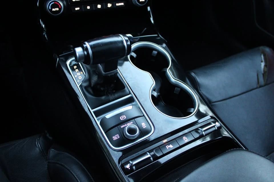 2018 Kia Stinger - Image 16 of 19