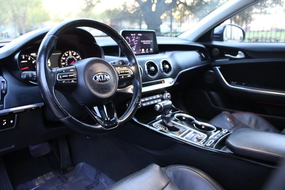 2018 Kia Stinger - Image 9 of 19
