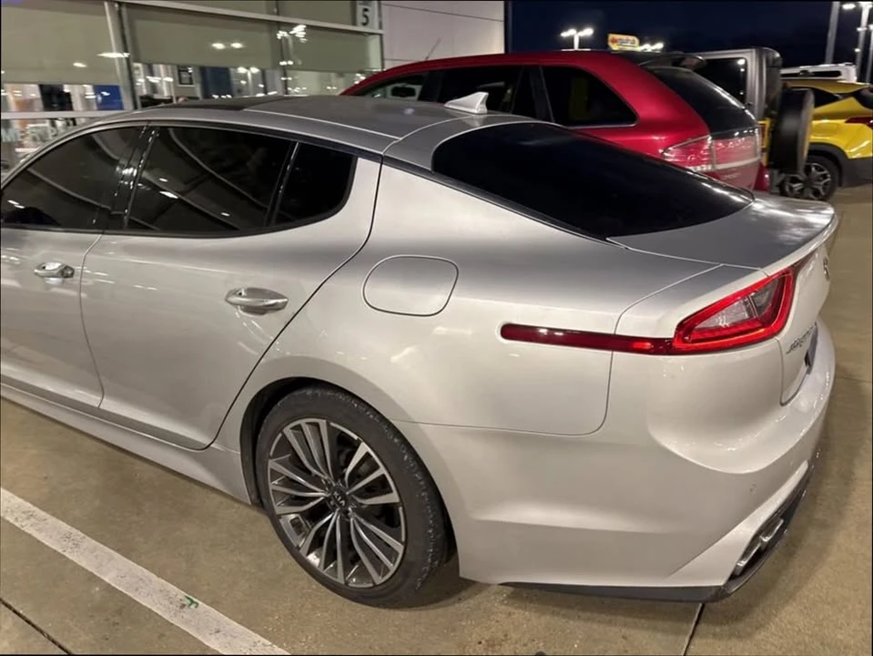 2018 Kia Stinger - Image 7 of 9