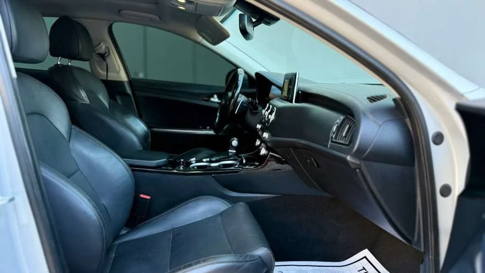 2018 Kia Stinger - Image 8 of 16