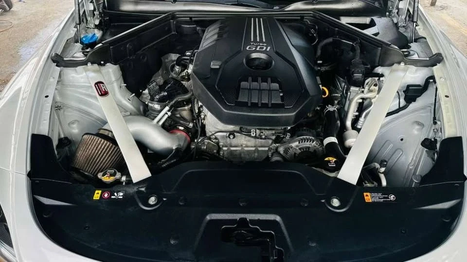 2018 Kia Stinger - Image 17 of 18