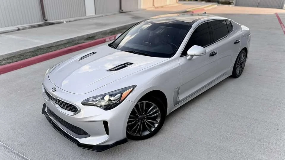 2018 Kia Stinger - Image 9 of 17