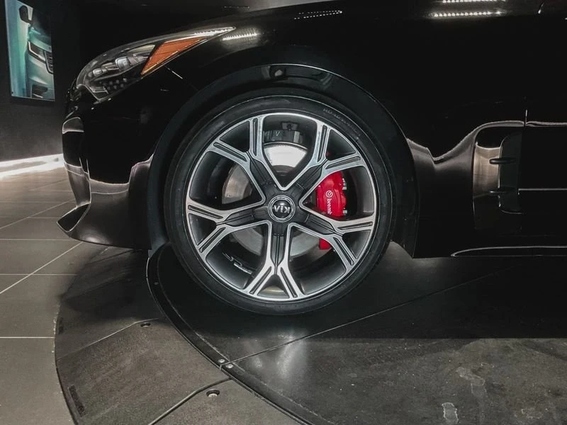 2018 Kia Stinger - Image 9 of 20
