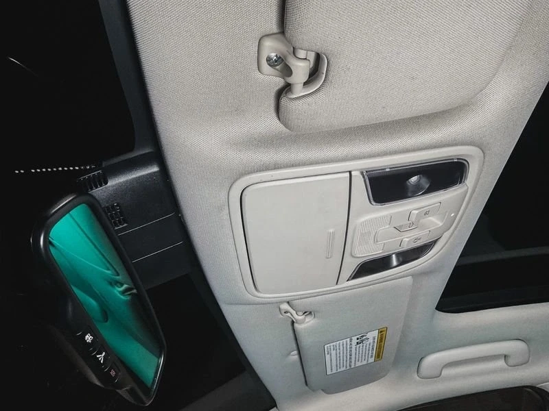 2018 Kia Stinger - Image 17 of 20