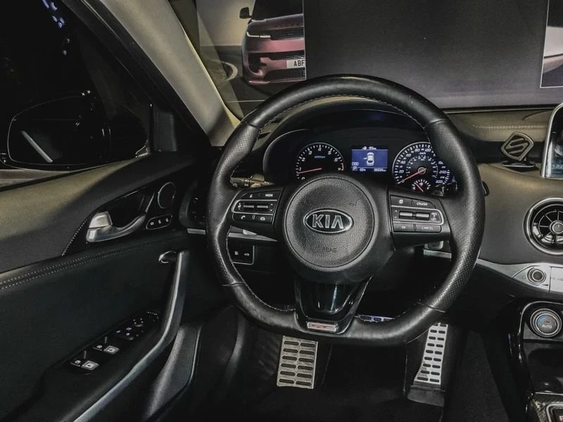 2018 Kia Stinger - Image 11 of 20