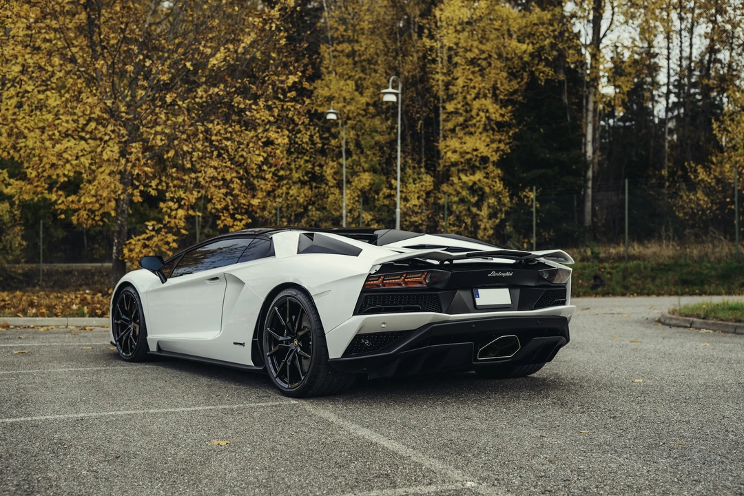 2018 Lamborghini Aventador S LP740-4 - Image 7 of 31
