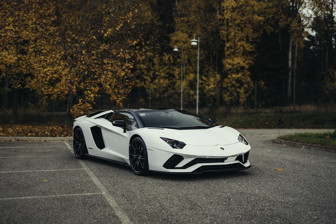 2018 Lamborghini Aventador S LP740-4 - Image 4 of 31