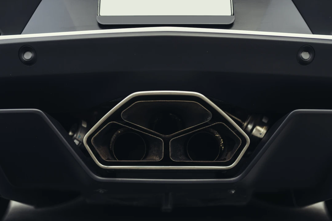 2018 Lamborghini Aventador S LP740-4 - Image 25 of 31