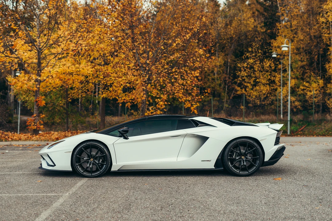 2018 Lamborghini Aventador S LP740-4 - Image 8 of 31
