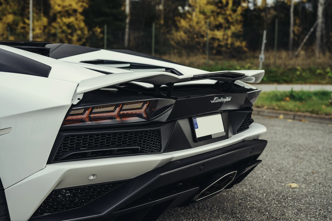 2018 Lamborghini Aventador S LP740-4 - Image 15 of 31