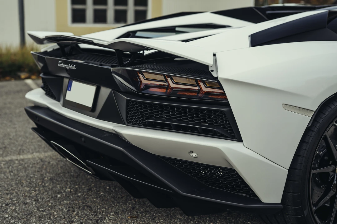 2018 Lamborghini Aventador S LP740-4 - Image 16 of 31