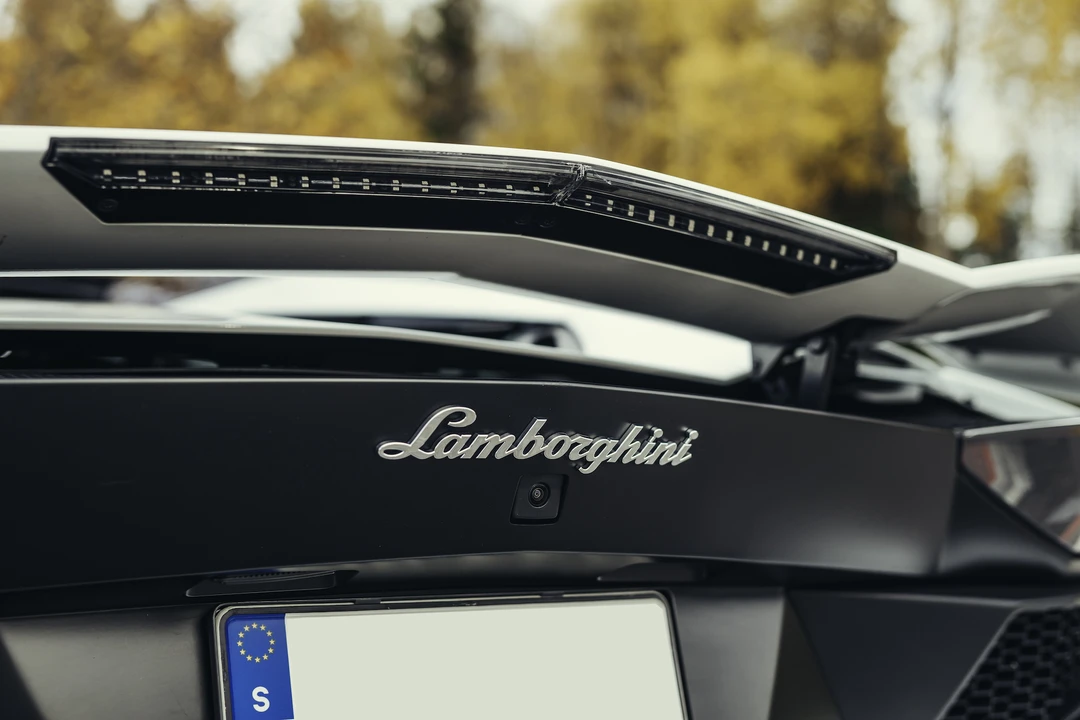 2018 Lamborghini Aventador S LP740-4 - Image 22 of 31