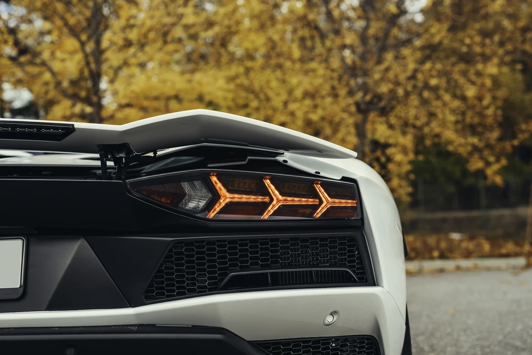 2018 Lamborghini Aventador S LP740-4 - Image 24 of 31