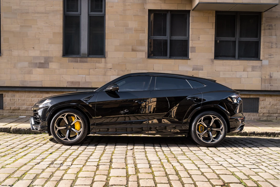 2018 Lamborghini Urus - Image 12 of 31