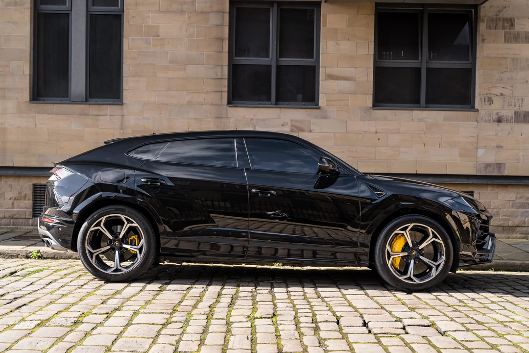 2018 Lamborghini Urus - Image 8 of 31