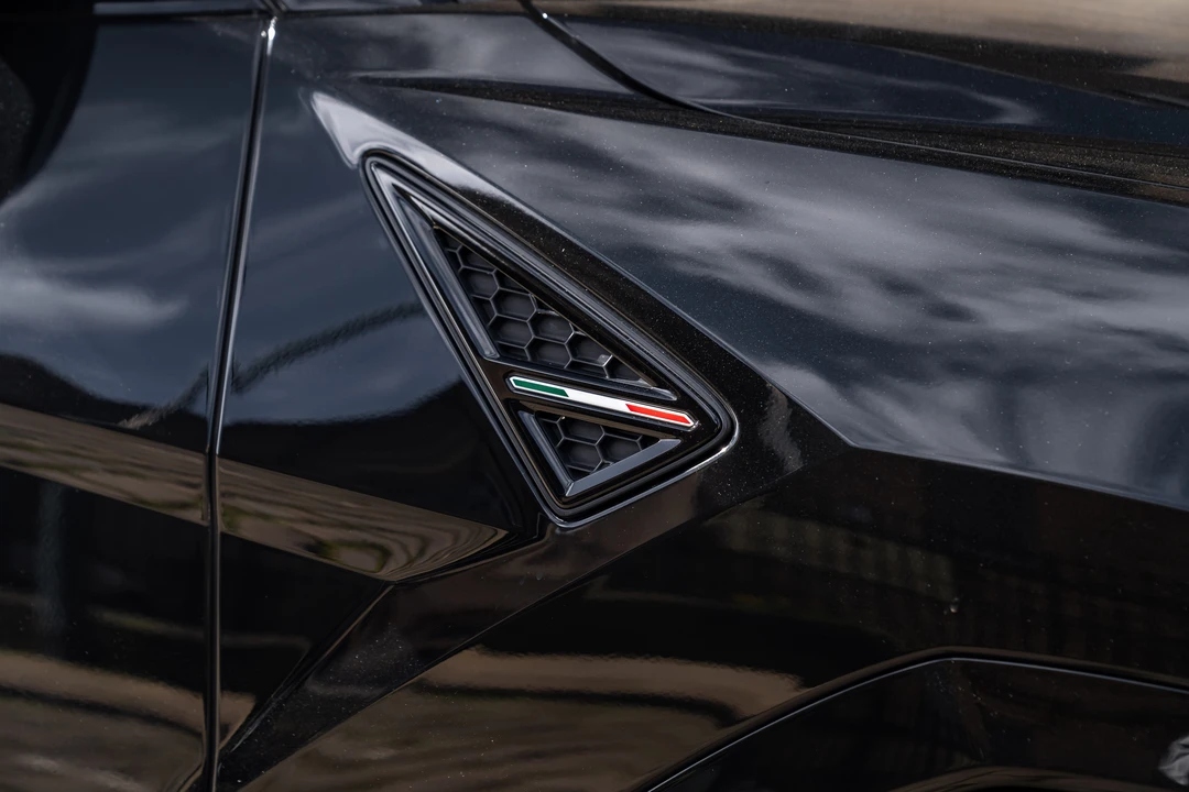 2018 Lamborghini Urus - Image 27 of 31