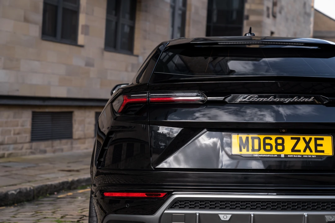 2018 Lamborghini Urus - Image 31 of 31