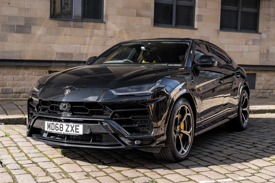 2018 Lamborghini Urus - Image 2 of 31