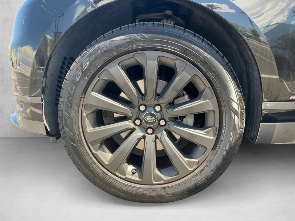 2018 Land Rover Range Rover Velar - Image 9 of 17