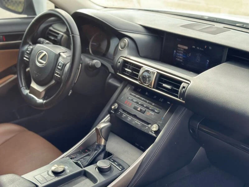 2018 Lexus IS 3rd Gen - Image 4 of 4
