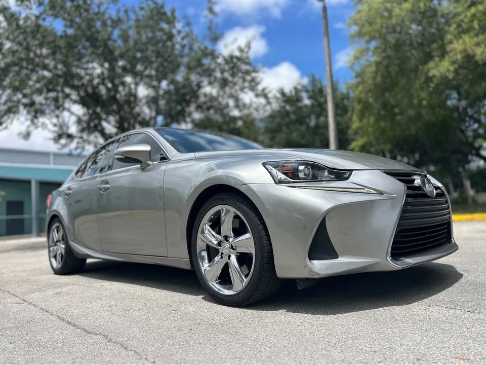 2018 Lexus IS 3rd Gen - Image 8 of 10