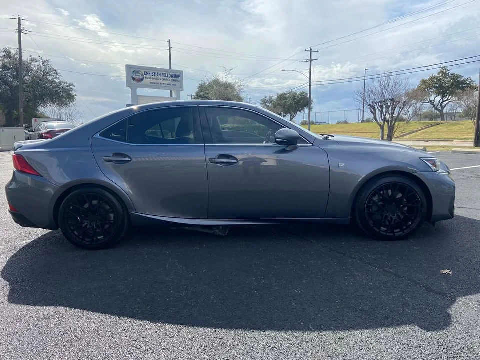 2018 Lexus IS 3rd Gen - Image 4 of 10