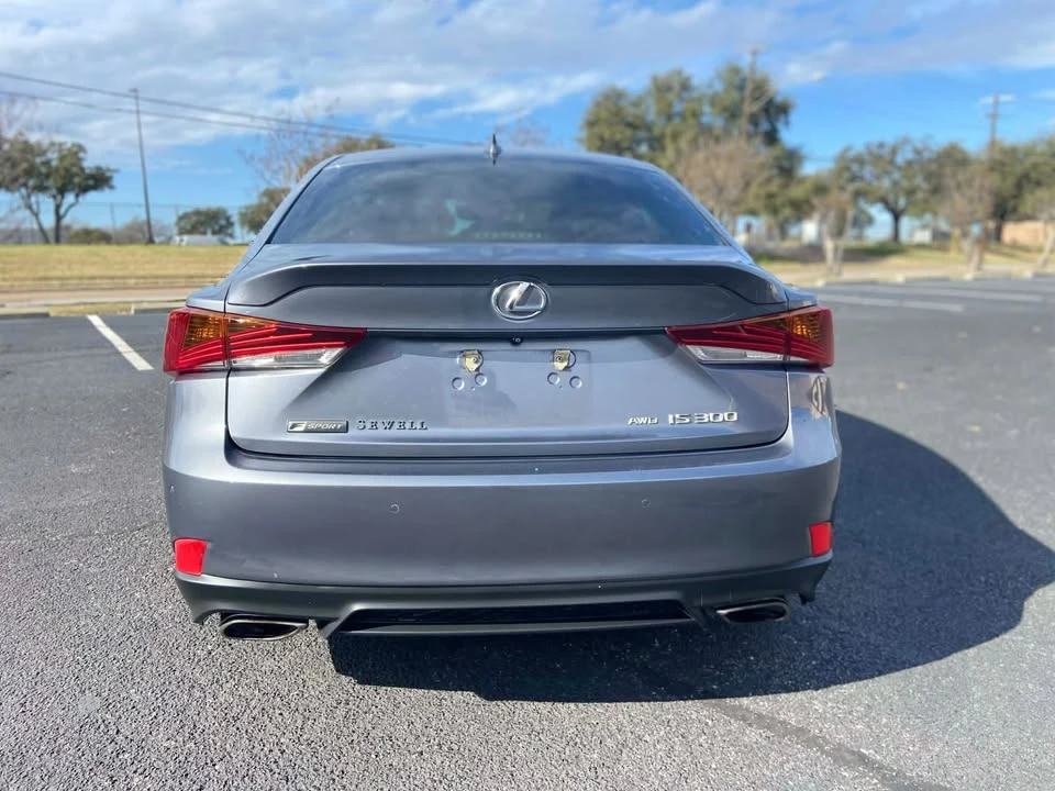 2018 Lexus IS 3rd Gen - Image 5 of 10