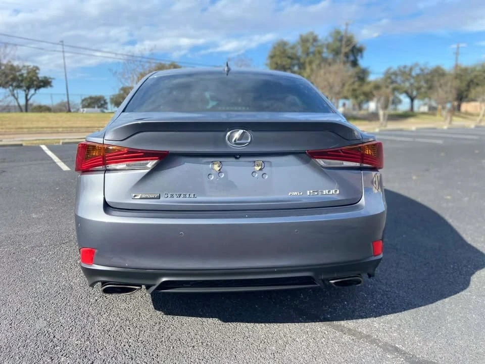 2018 Lexus IS 3rd Gen - Image 4 of 10