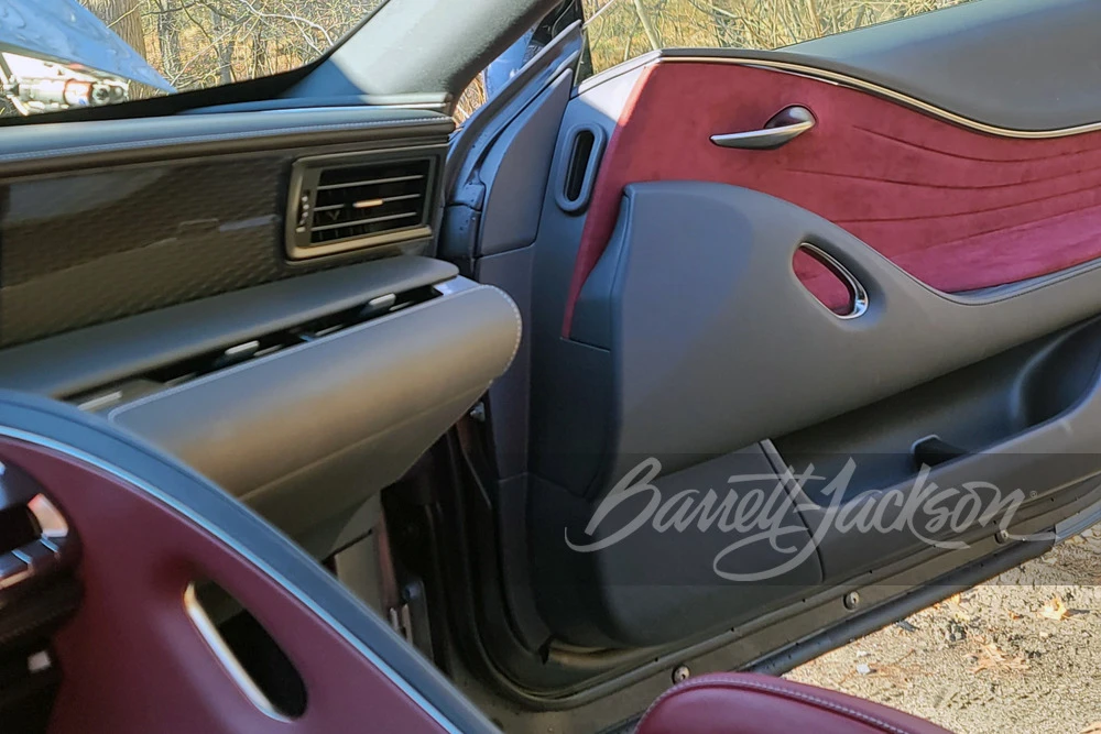 2018 Lexus LC - Image 11 of 23