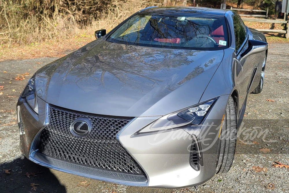 2018 Lexus LC - Image 16 of 23