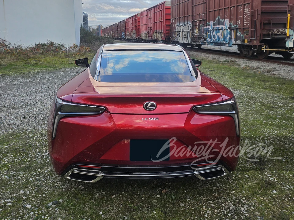 2018 Lexus LC - Image 8 of 12