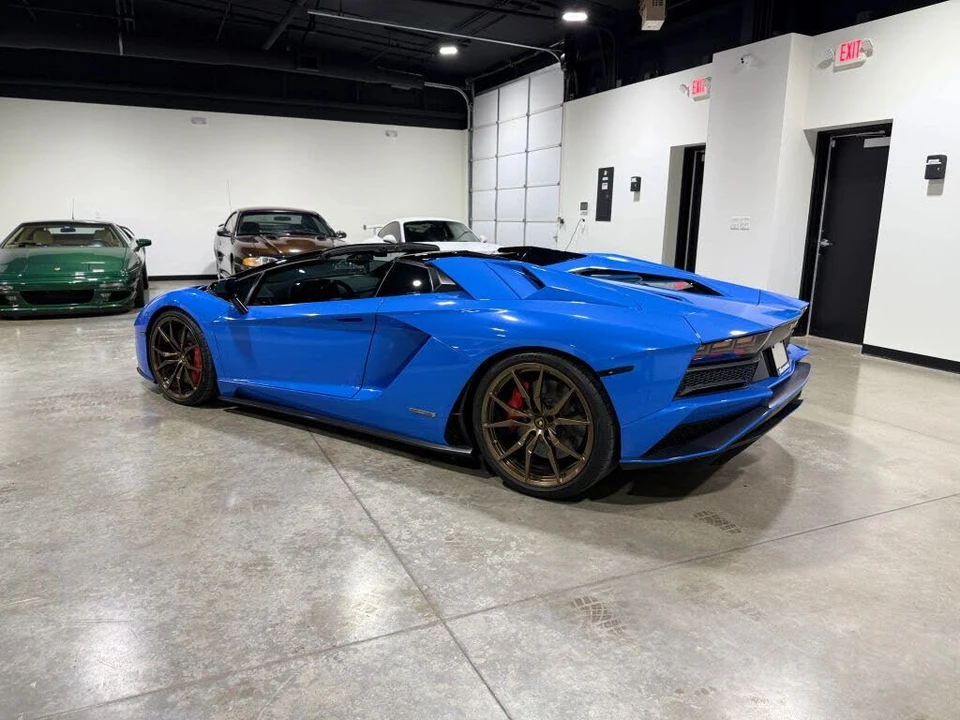 2018 Lamborghini Aventador S LP740-4 - Image 4 of 31