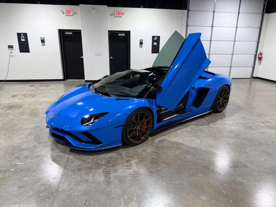 2018 Lamborghini Aventador S LP740-4 - Image 9 of 31