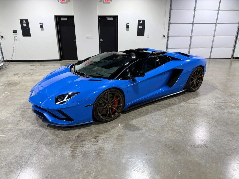 2018 Lamborghini Aventador S LP740-4 - Image 2 of 31