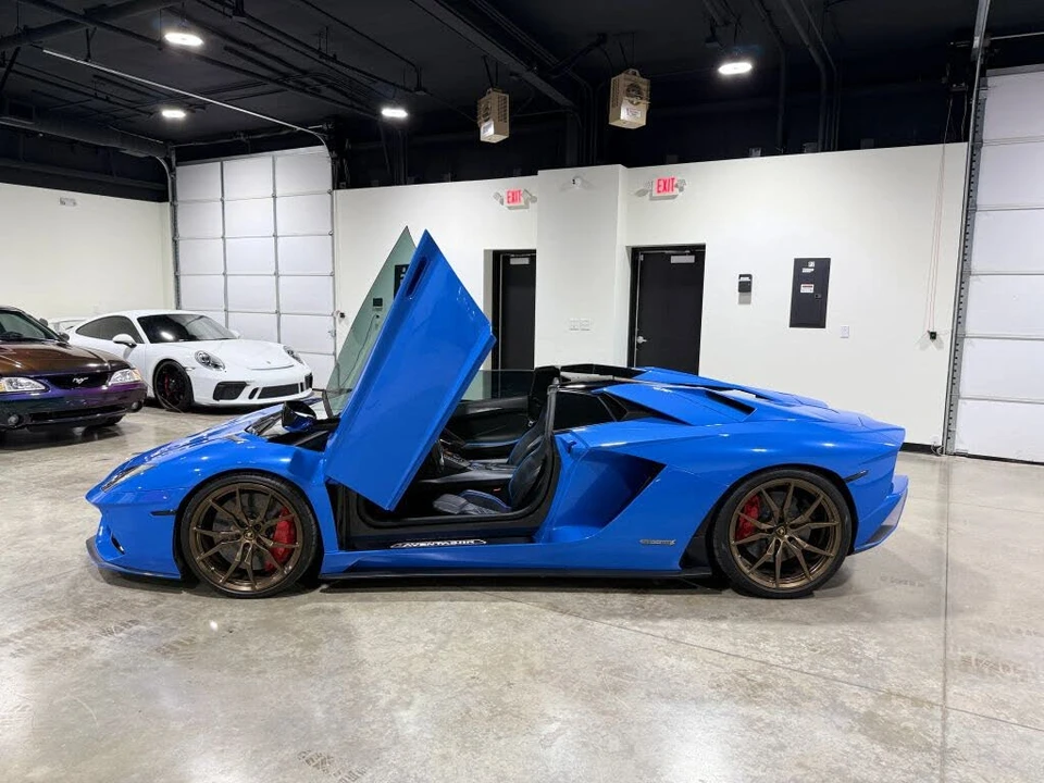 2018 Lamborghini Aventador S LP740-4 - Image 8 of 31