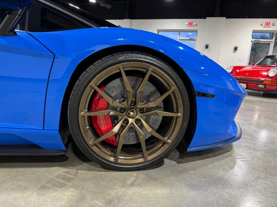 2018 Lamborghini Aventador S LP740-4 - Image 24 of 31