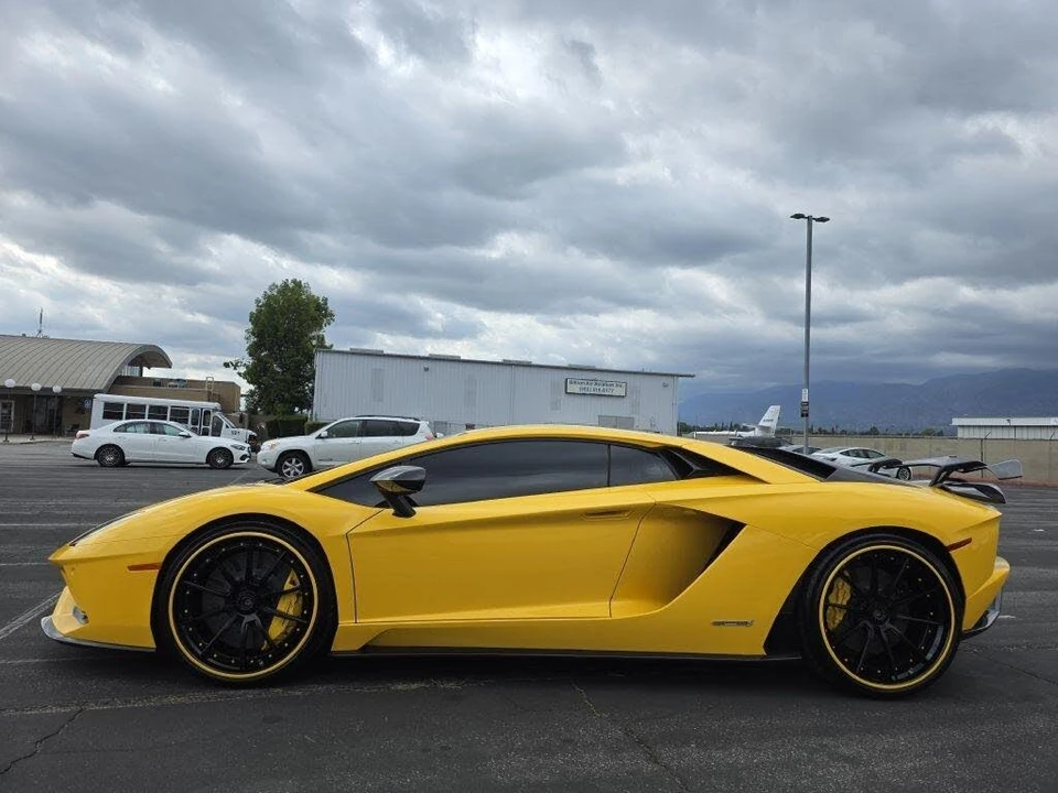 2018 Lamborghini Aventador S LP740-4 - Image 6 of 31