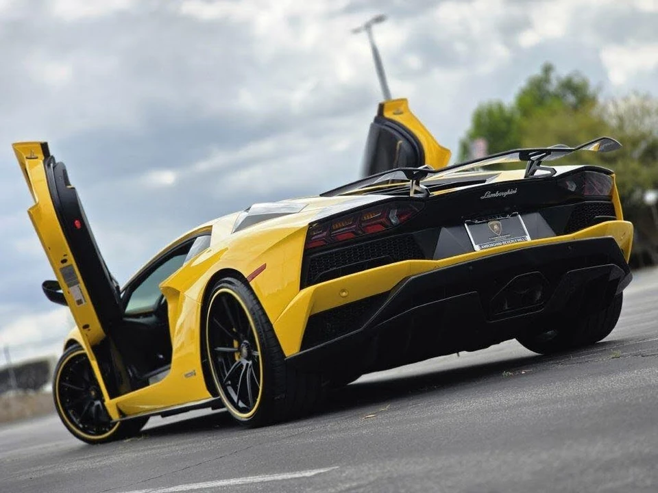 2018 Lamborghini Aventador S LP740-4 - Image 2 of 31