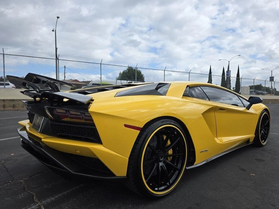 2018 Lamborghini Aventador S LP740-4 - Image 8 of 31