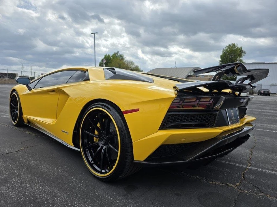 2018 Lamborghini Aventador S LP740-4 - Image 11 of 31