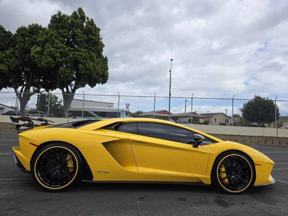 2018 Lamborghini Aventador S LP740-4 - Image 7 of 31