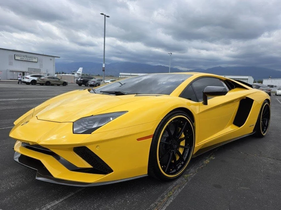 2018 Lamborghini Aventador S LP740-4 - Image 3 of 31