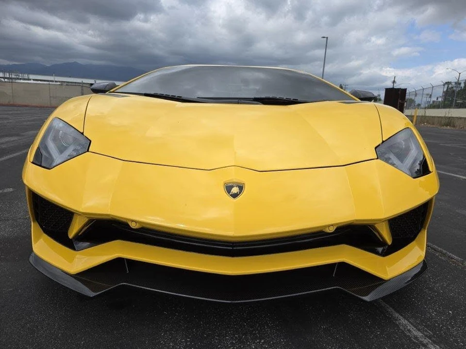 2018 Lamborghini Aventador S LP740-4 - Image 4 of 31