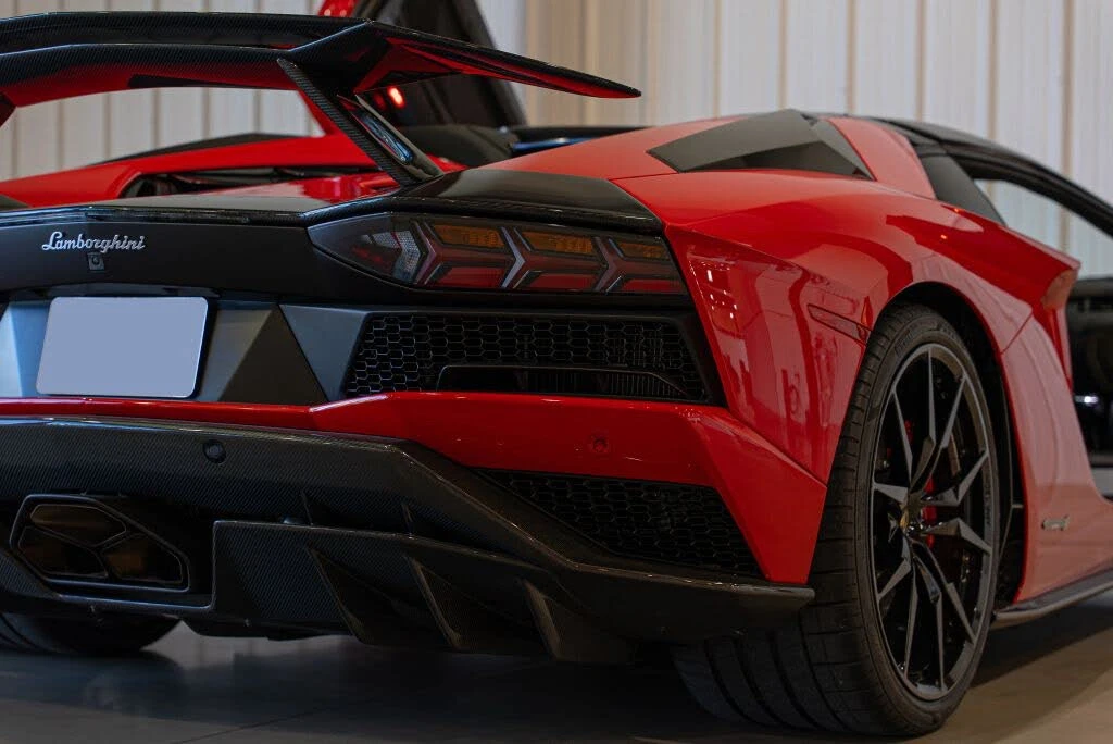 2018 Lamborghini Aventador S LP740-4 - Image 28 of 31