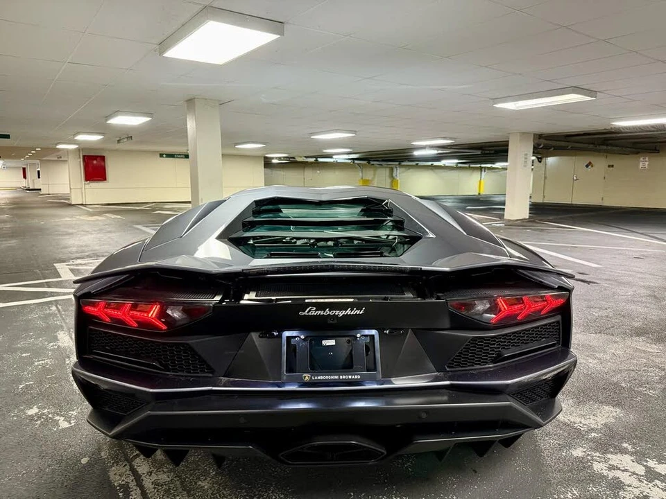 2018 Lamborghini Aventador S LP740-4 - Image 10 of 31