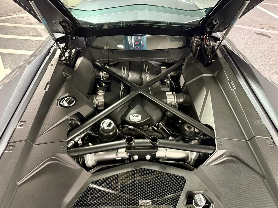 2018 Lamborghini Aventador S LP740-4 - Image 11 of 31