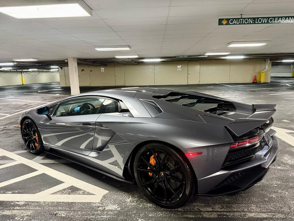 2018 Lamborghini Aventador S LP740-4 - Image 12 of 31